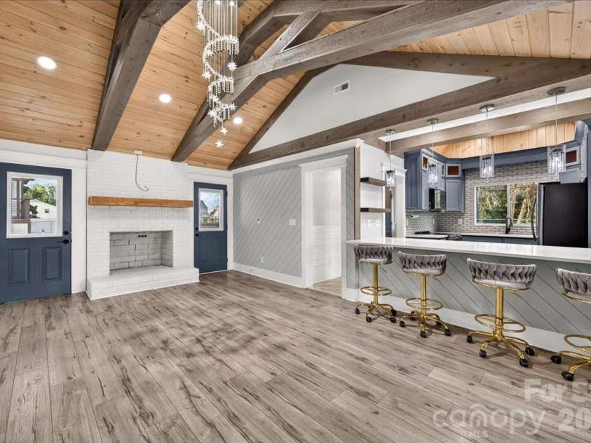 2519 Matthews Mint Hill Road, Matthews, NC 28105.  MLS# CAR4422836, YatesRealty ID 50334. 