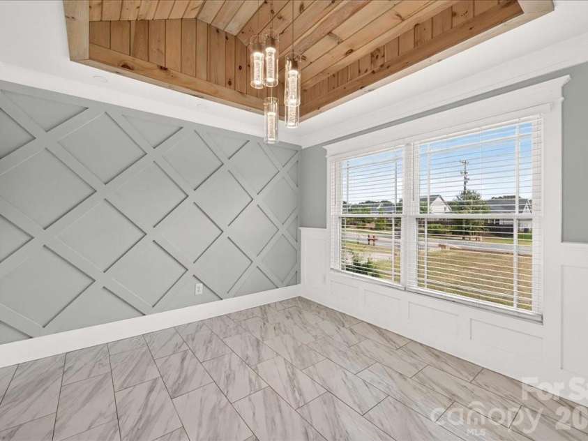 2519 Matthews Mint Hill Road, Matthews, NC 28105.  MLS# CAR4422836, YatesRealty ID 50334. 