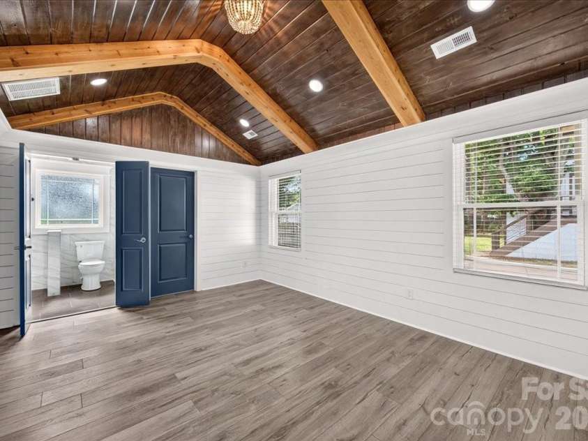 2519 Matthews Mint Hill Road, Matthews, NC 28105.  MLS# CAR4422836, YatesRealty ID 50334. 