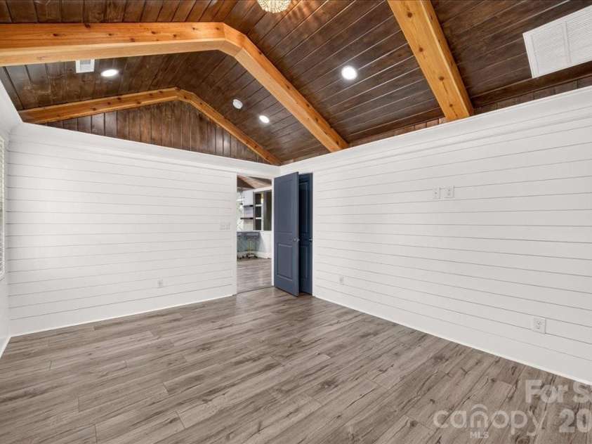 2519 Matthews Mint Hill Road, Matthews, NC 28105.  MLS# CAR4422836, YatesRealty ID 50334. 