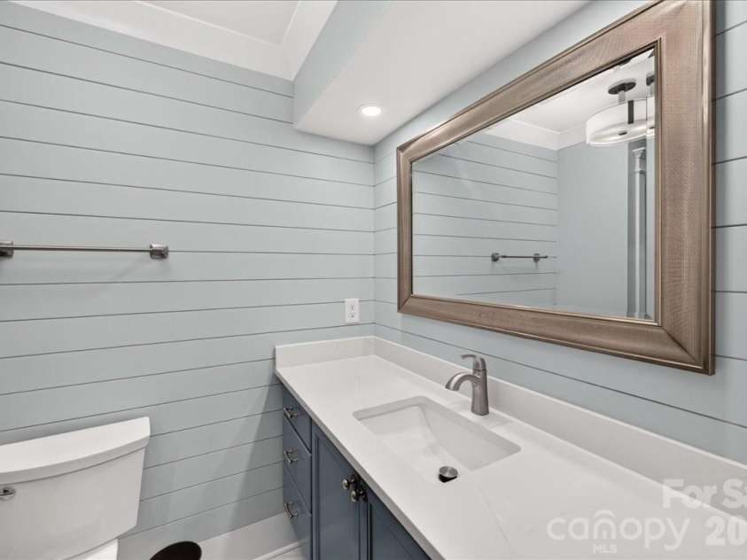 2519 Matthews Mint Hill Road, Matthews, NC 28105.  MLS# CAR4422836, YatesRealty ID 50334. 
