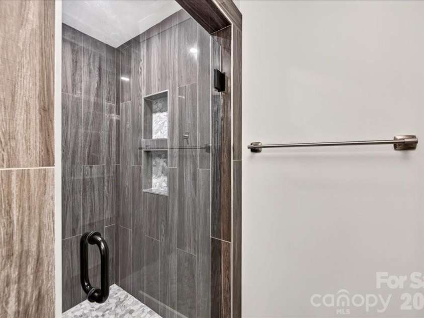 2519 Matthews Mint Hill Road, Matthews, NC 28105.  MLS# CAR4422836, YatesRealty ID 50334. 