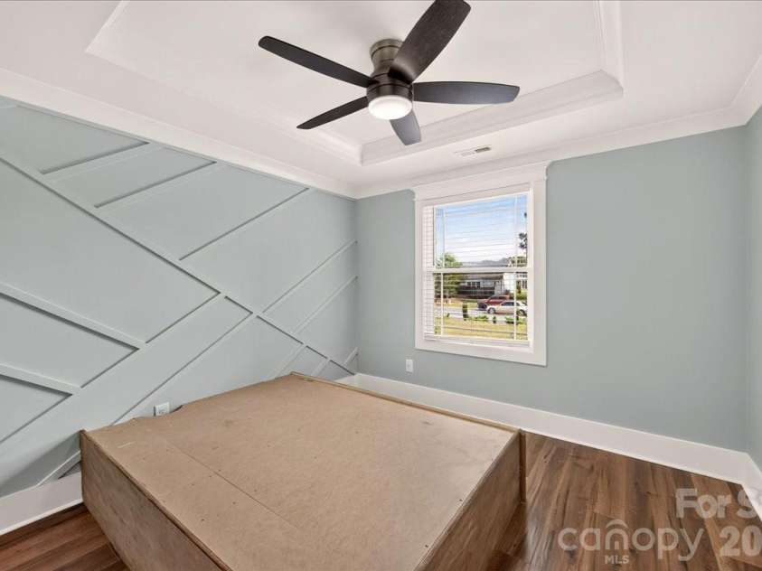 2519 Matthews Mint Hill Road, Matthews, NC 28105.  MLS# CAR4422836, YatesRealty ID 50334. 