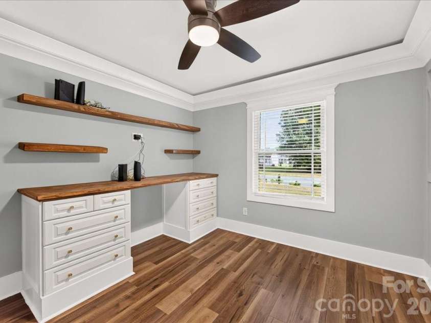 2519 Matthews Mint Hill Road, Matthews, NC 28105.  MLS# CAR4422836, YatesRealty ID 50334. 