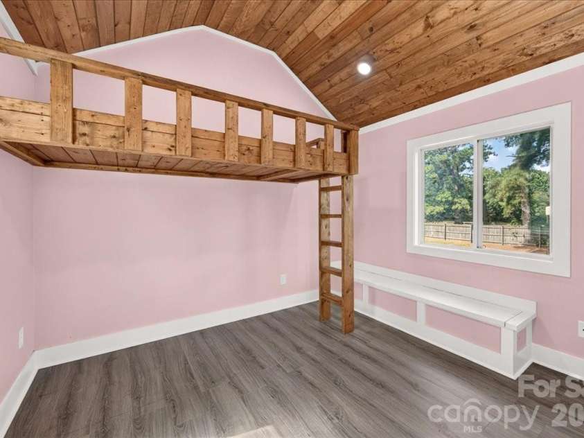 2519 Matthews Mint Hill Road, Matthews, NC 28105.  MLS# CAR4422836, YatesRealty ID 50334. 