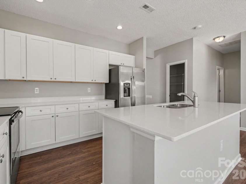 8935 Hedge Maple Road, Charlotte, NC 28269.  MLS# CAR4423524, YatesRealty ID 50337. 