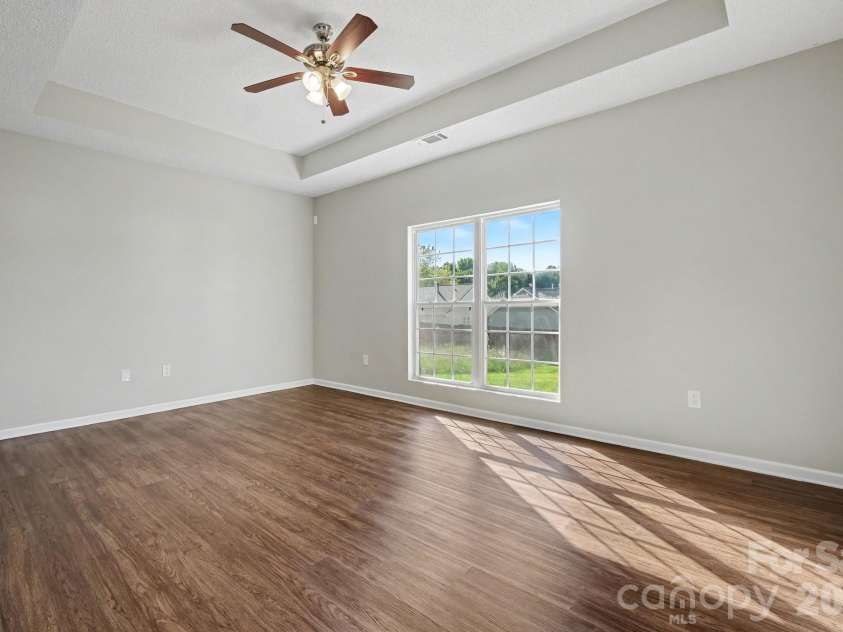 8935 Hedge Maple Road, Charlotte, NC 28269.  MLS# CAR4423524, YatesRealty ID 50337. 