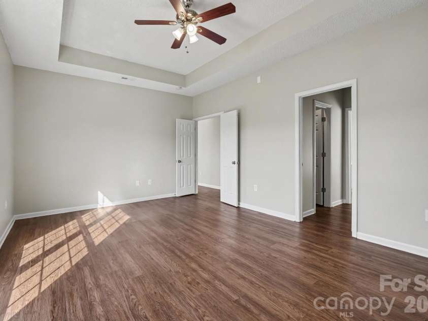 8935 Hedge Maple Road, Charlotte, NC 28269.  MLS# CAR4423524, YatesRealty ID 50337. 