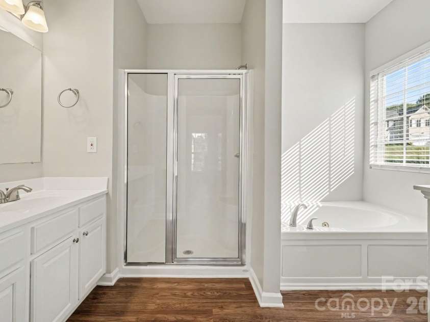 8935 Hedge Maple Road, Charlotte, NC 28269.  MLS# CAR4423524, YatesRealty ID 50337. 