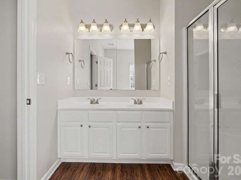 8935 Hedge Maple Road, Charlotte, NC 28269.  MLS# CAR4423524, YatesRealty ID 50337. 