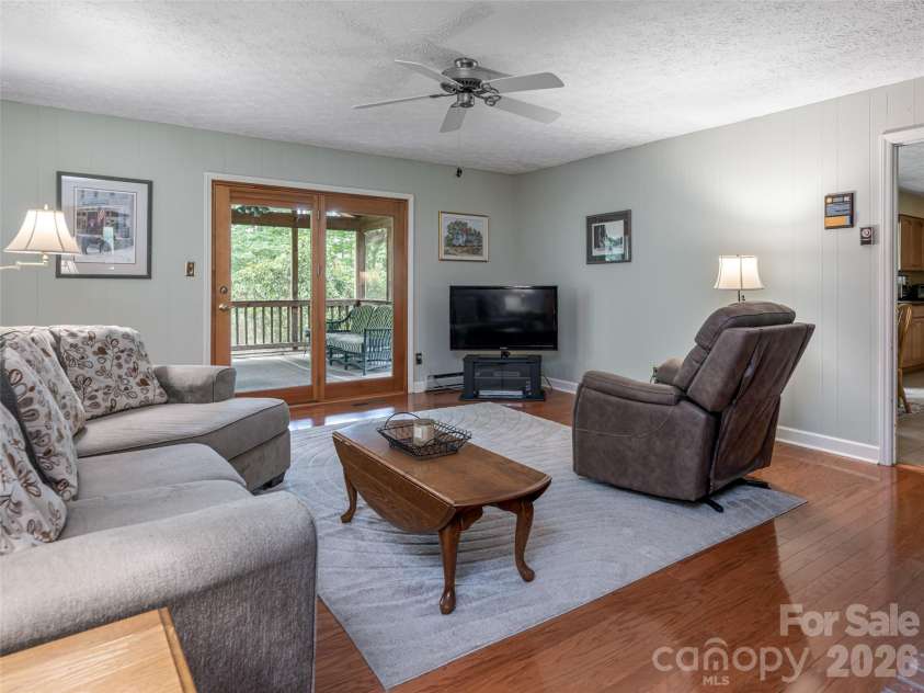 29 Jean Drive, Asheville, NC 28803.  MLS# CAR4398756, YatesRealty ID 50339. 