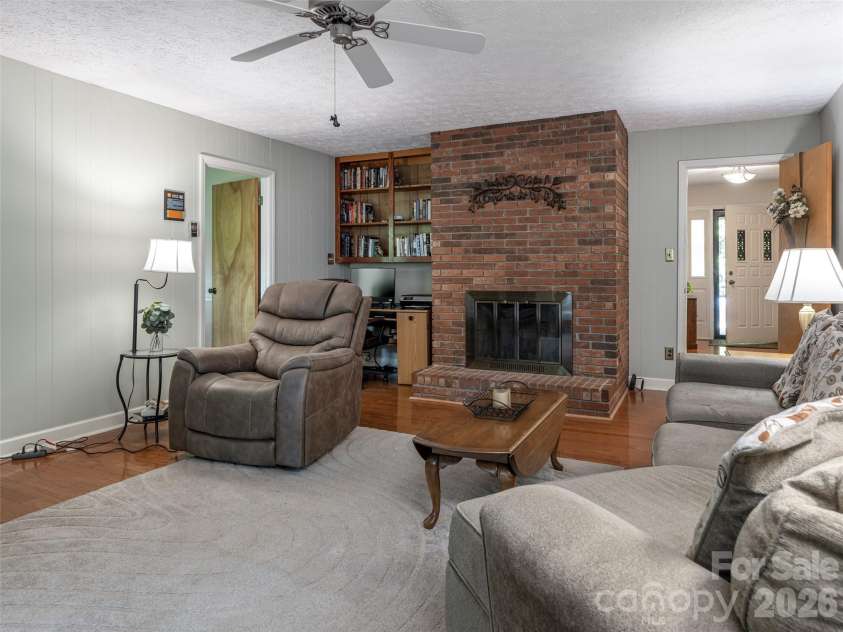 29 Jean Drive, Asheville, NC 28803.  MLS# CAR4398756, YatesRealty ID 50339. 