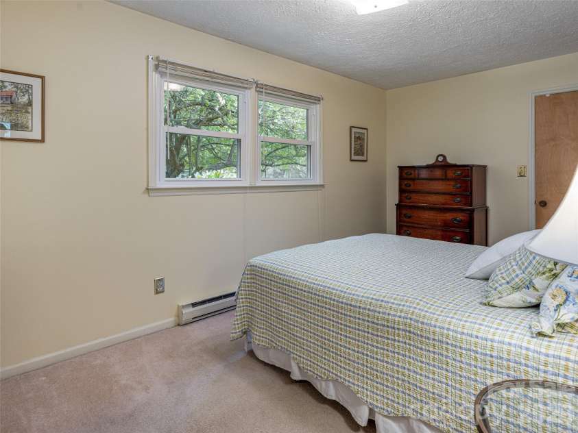 29 Jean Drive, Asheville, NC 28803.  MLS# CAR4398756, YatesRealty ID 50339. 