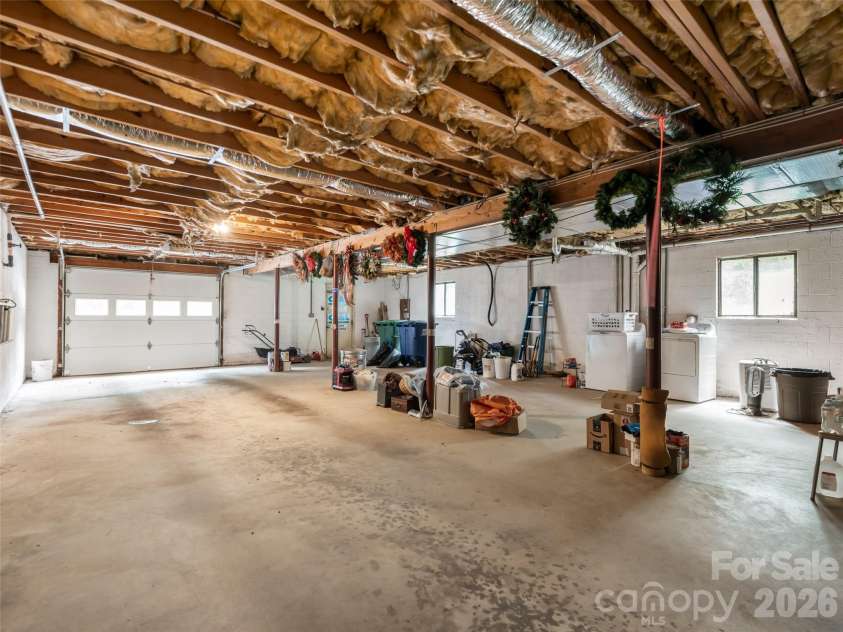 29 Jean Drive, Asheville, NC 28803.  MLS# CAR4398756, YatesRealty ID 50339. 