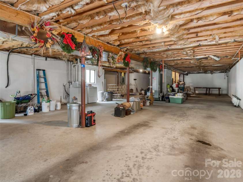 29 Jean Drive, Asheville, NC 28803.  MLS# CAR4398756, YatesRealty ID 50339. 