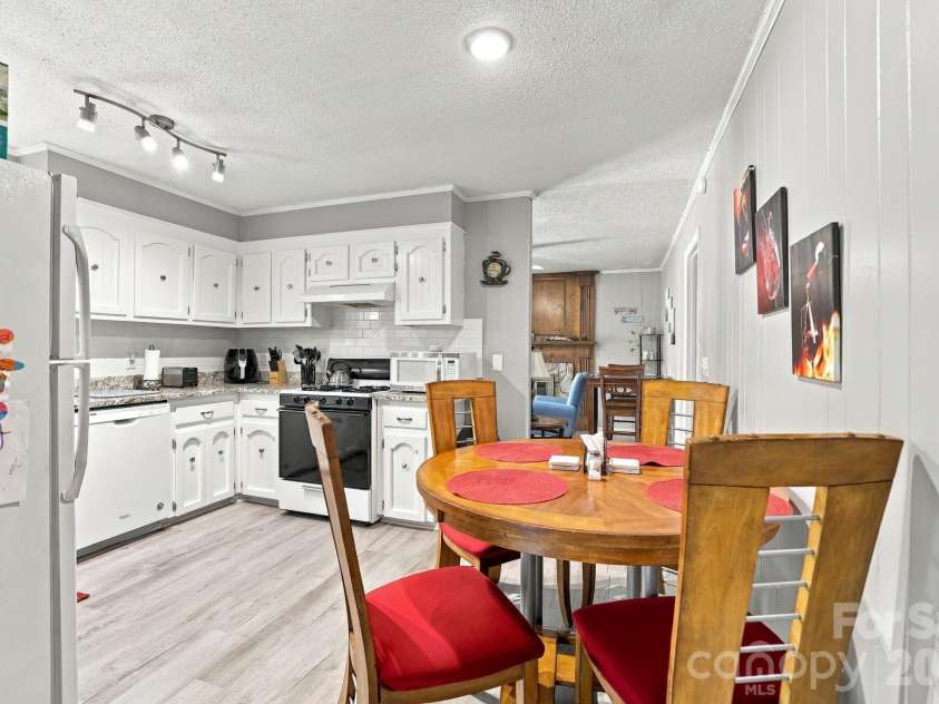 1619 Rhyne Carter Road, Gastonia, NC 28054.  MLS# CAR4422724, YatesRealty ID 50340. 