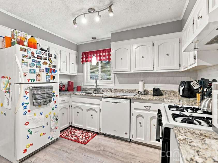 1619 Rhyne Carter Road, Gastonia, NC 28054.  MLS# CAR4422724, YatesRealty ID 50340. 
