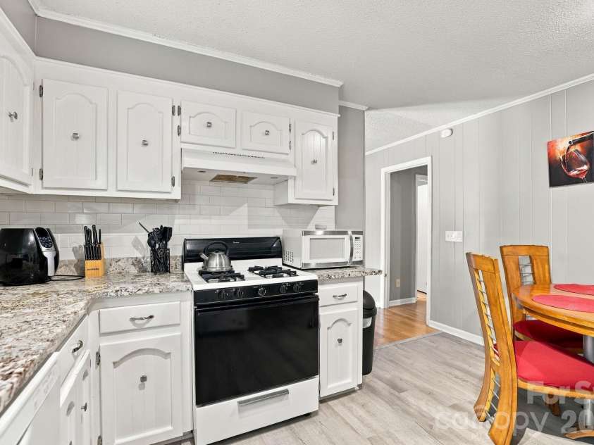 1619 Rhyne Carter Road, Gastonia, NC 28054.  MLS# CAR4422724, YatesRealty ID 50340. 