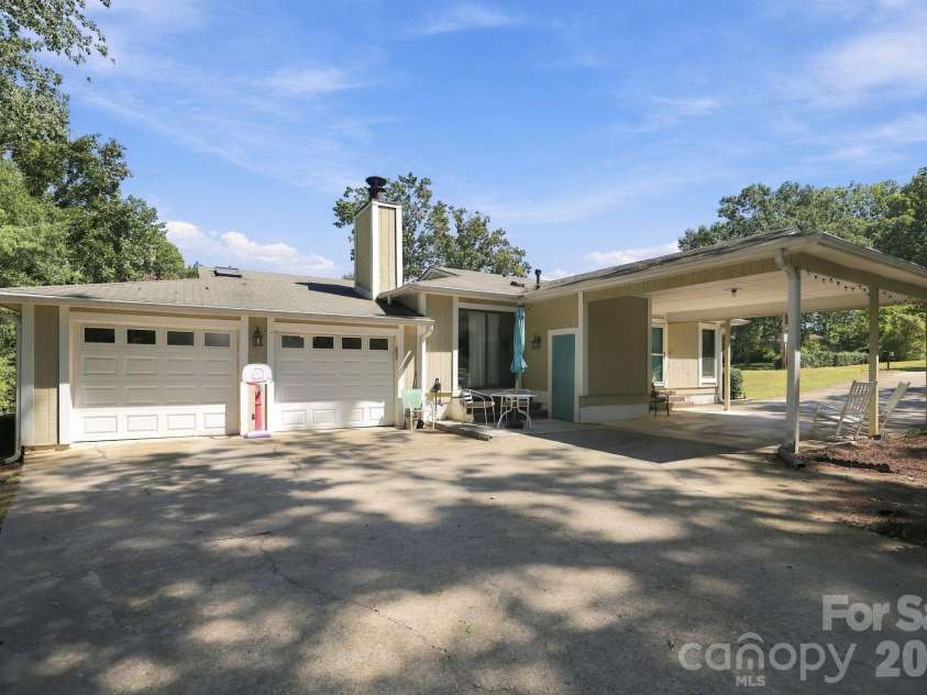 1619 Rhyne Carter Road, Gastonia, NC 28054.  MLS# CAR4422724, YatesRealty ID 50340. 