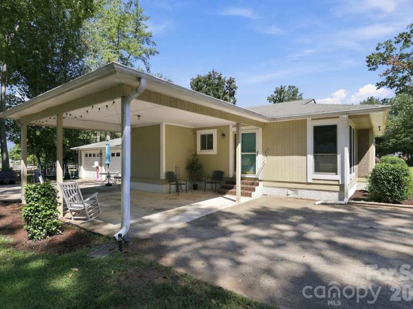 1619 Rhyne Carter Road, Gastonia, NC 28054.  MLS# CAR4422724, YatesRealty ID 50340. 