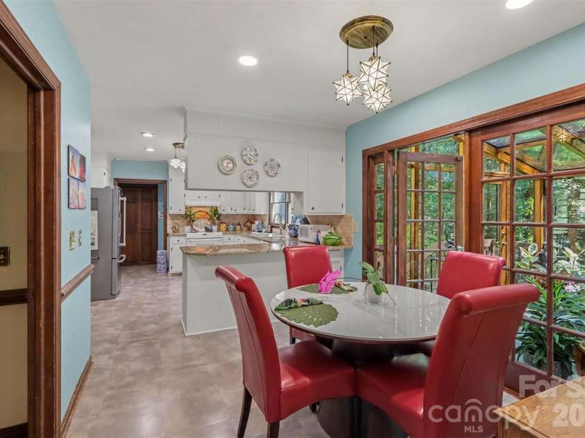 7030 Pleasant Drive, Charlotte, NC 28211.  MLS# CAR4419527, YatesRealty ID 50343. 