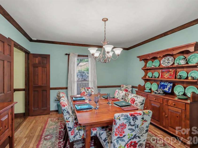 7030 Pleasant Drive, Charlotte, NC 28211.  MLS# CAR4419527, YatesRealty ID 50343. 