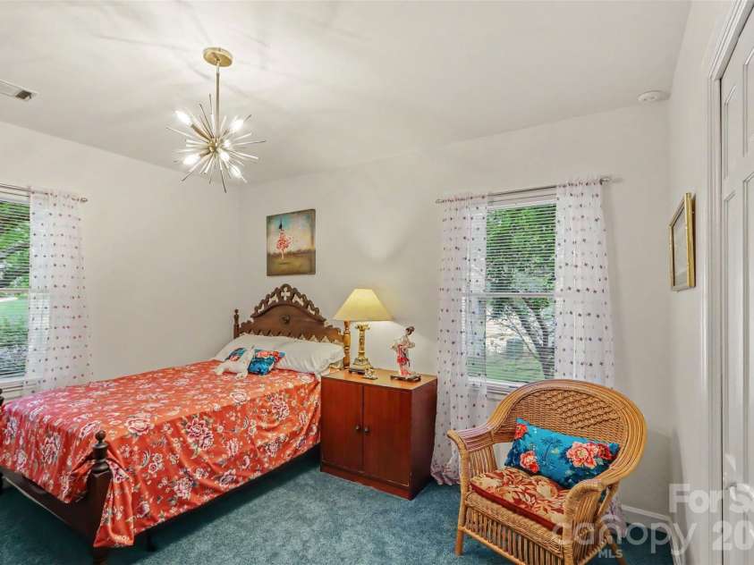 7030 Pleasant Drive, Charlotte, NC 28211.  MLS# CAR4419527, YatesRealty ID 50343. 