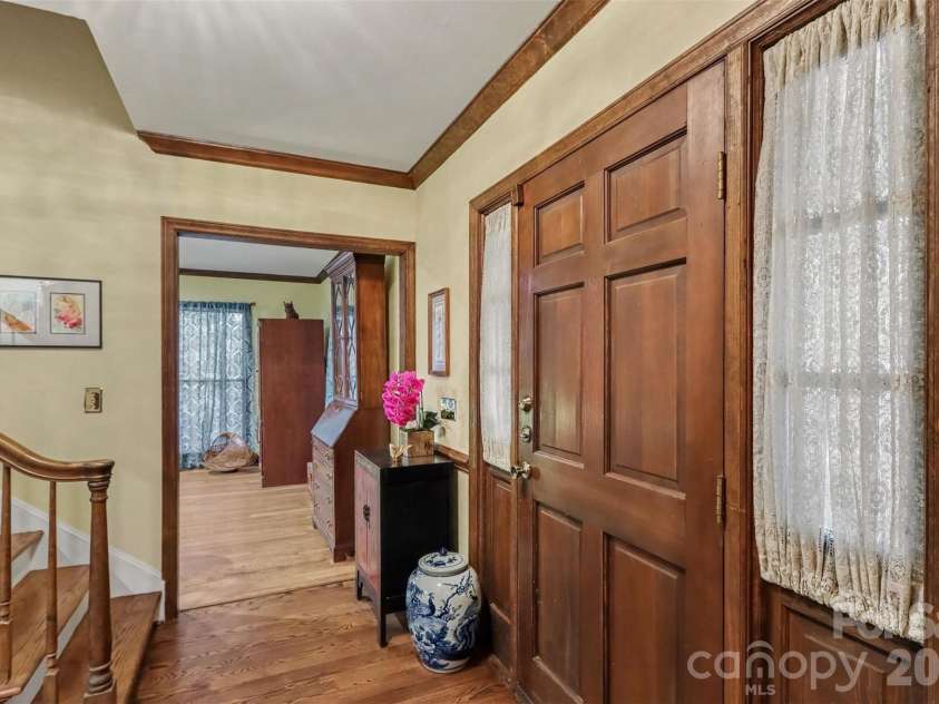 7030 Pleasant Drive, Charlotte, NC 28211.  MLS# CAR4419527, YatesRealty ID 50343. 