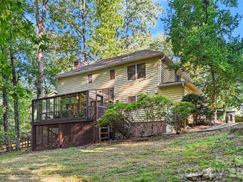 7030 Pleasant Drive, Charlotte, NC 28211.  MLS# CAR4419527, YatesRealty ID 50343. 