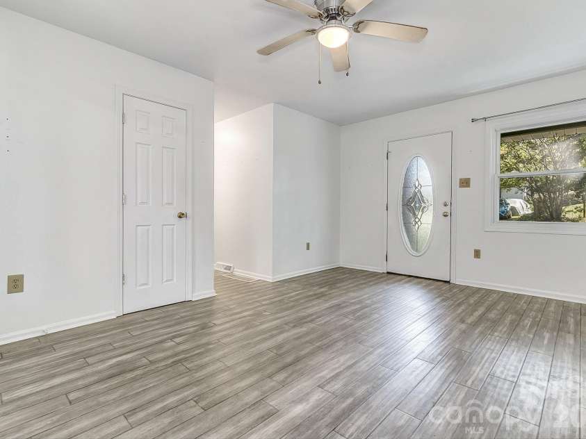 16 Merlin Way, Asheville, NC 28806.  MLS# CAR4421795, YatesRealty ID 50344. 