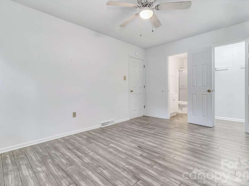 16 Merlin Way, Asheville, NC 28806.  MLS# CAR4421795, YatesRealty ID 50344. 