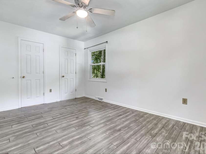 16 Merlin Way, Asheville, NC 28806.  MLS# CAR4421795, YatesRealty ID 50344. 