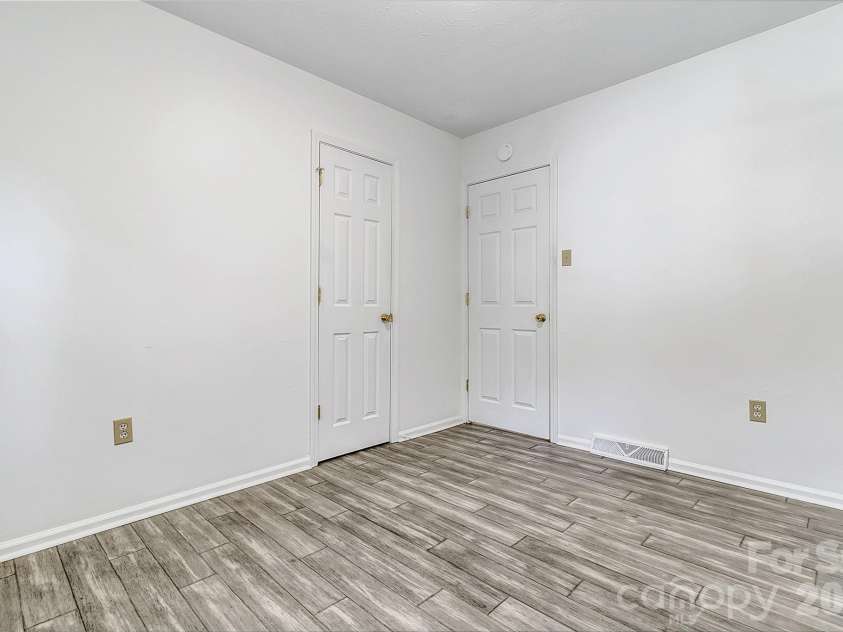 16 Merlin Way, Asheville, NC 28806.  MLS# CAR4421795, YatesRealty ID 50344. 