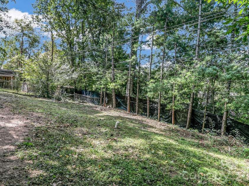 16 Merlin Way, Asheville, NC 28806.  MLS# CAR4421795, YatesRealty ID 50344. 