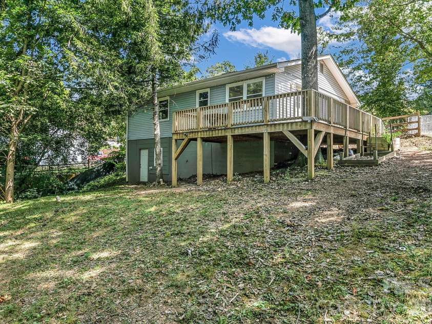 16 Merlin Way, Asheville, NC 28806.  MLS# CAR4421795, YatesRealty ID 50344. 