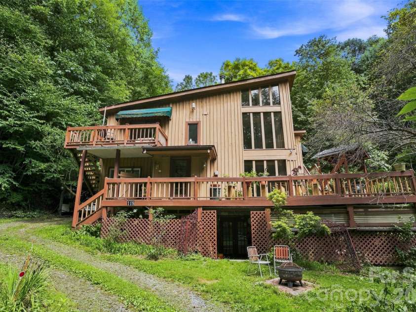118 Marys Way, Marshall, NC 28753.  MLS# CAR4420923, YatesRealty ID 50345. 
