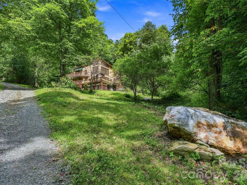 118 Marys Way, Marshall, NC 28753.  MLS# CAR4420923, YatesRealty ID 50345. 