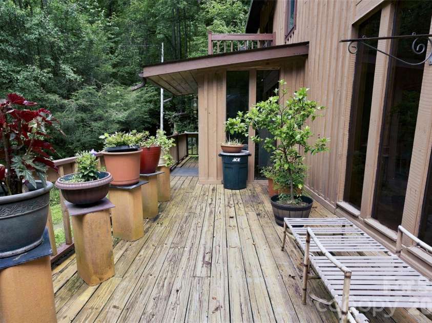 118 Marys Way, Marshall, NC 28753.  MLS# CAR4420923, YatesRealty ID 50345. 