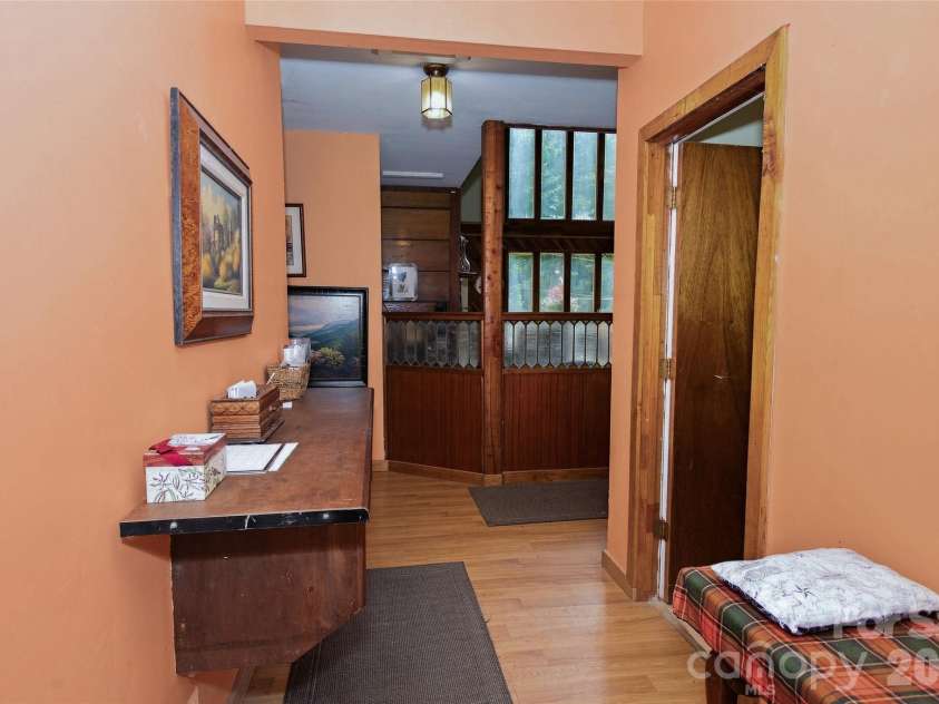 118 Marys Way, Marshall, NC 28753.  MLS# CAR4420923, YatesRealty ID 50345. 