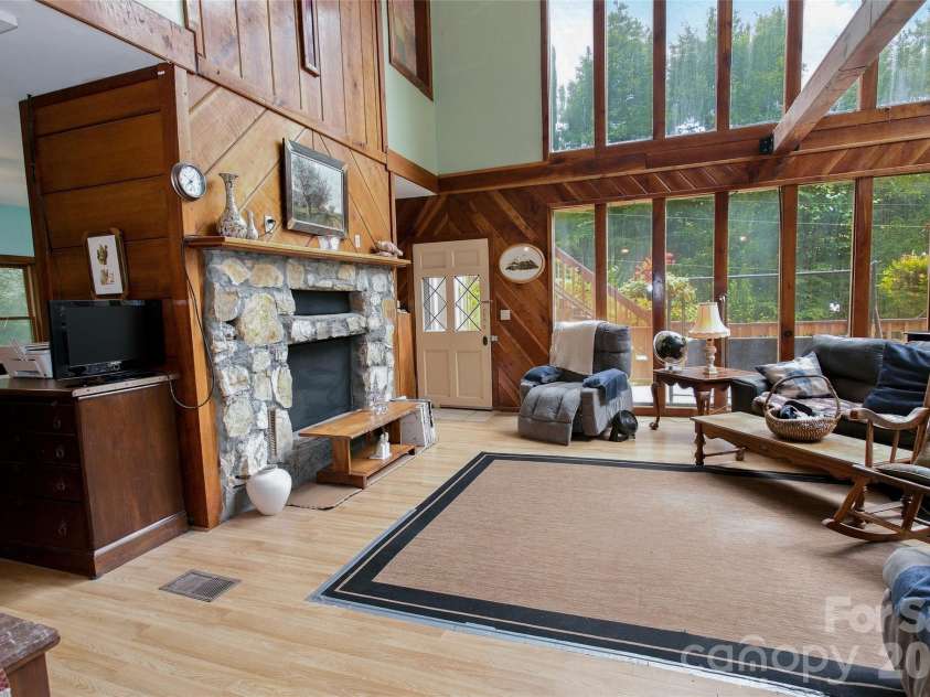 118 Marys Way, Marshall, NC 28753.  MLS# CAR4420923, YatesRealty ID 50345. 