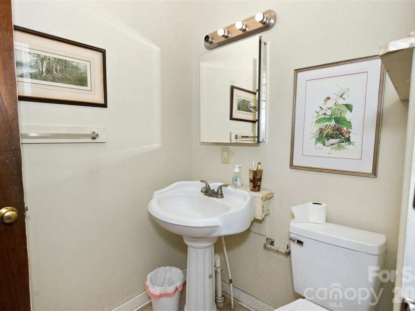 118 Marys Way, Marshall, NC 28753.  MLS# CAR4420923, YatesRealty ID 50345. 
