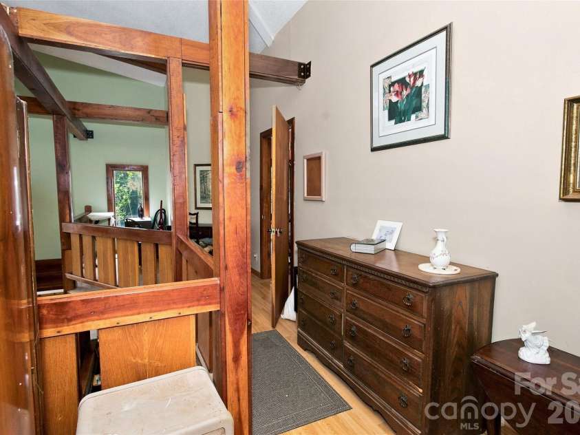 118 Marys Way, Marshall, NC 28753.  MLS# CAR4420923, YatesRealty ID 50345. 