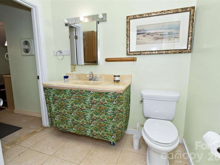 118 Marys Way, Marshall, NC 28753.  MLS# CAR4420923, YatesRealty ID 50345. 