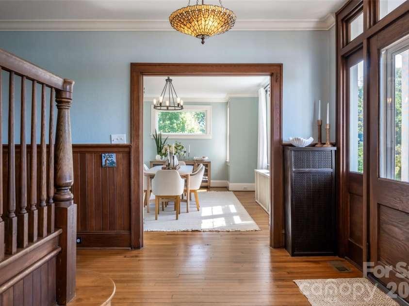35 Elias Place, Asheville, NC 28804.  MLS# CAR4423637, YatesRealty ID 50347. 