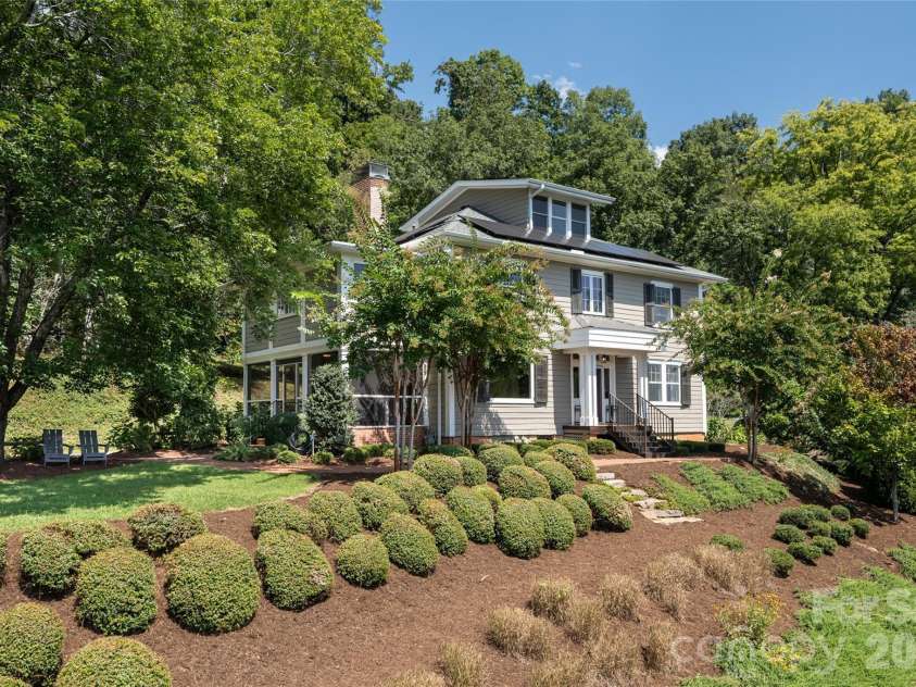 35 Elias Place, Asheville, NC 28804.  MLS# CAR4423637, YatesRealty ID 50347. 