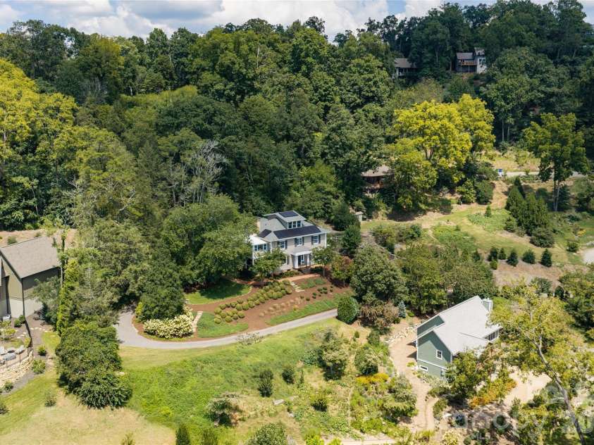 35 Elias Place, Asheville, NC 28804.  MLS# CAR4423637, YatesRealty ID 50347. 
