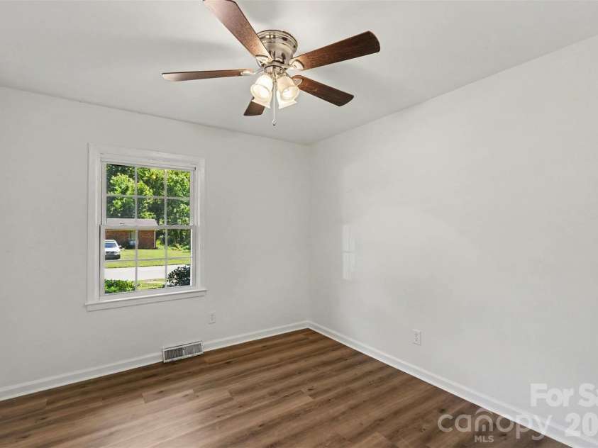 701 Bilmark Avenue, Charlotte, NC 28213.  MLS# CAR4421926, YatesRealty ID 50349. Bedroom 3