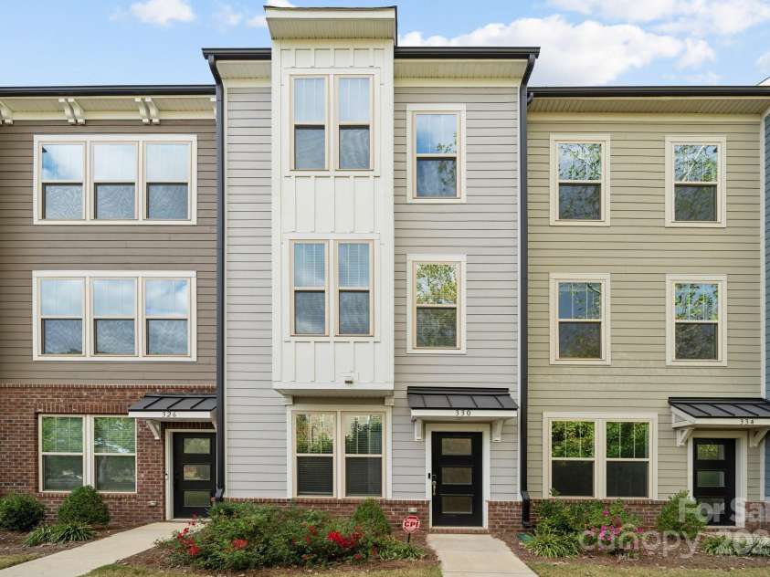 330 Simeon Drive, Charlotte, NC 28208.  MLS# CAR4212224, YatesRealty ID 5035. 