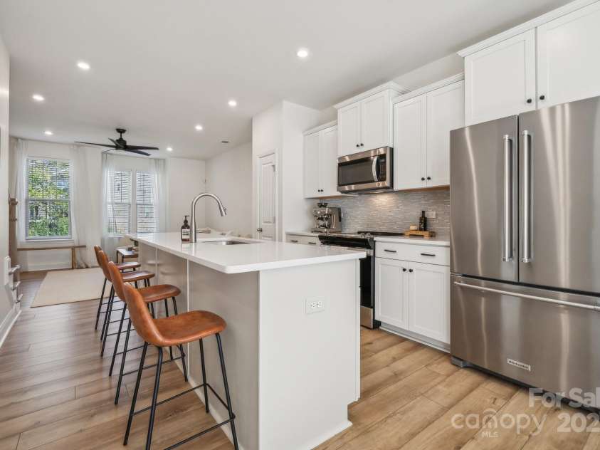 330 Simeon Drive, Charlotte, NC 28208.  MLS# CAR4212224, YatesRealty ID 5035. 