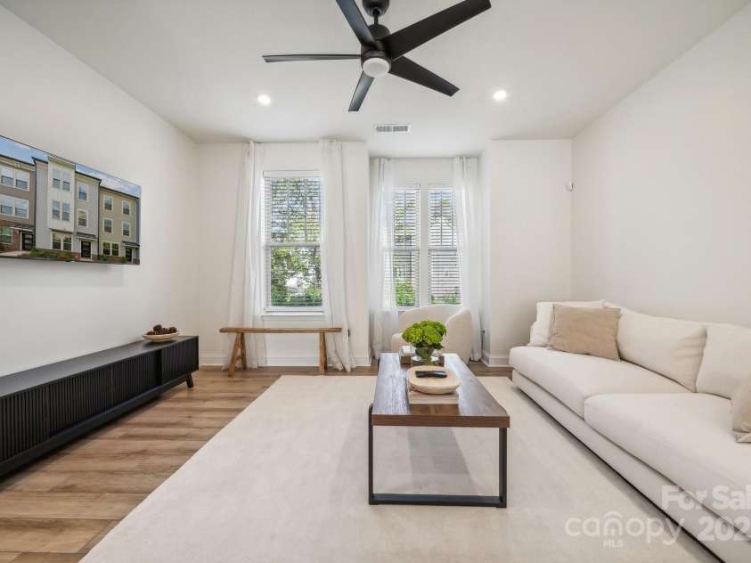 330 Simeon Drive, Charlotte, NC 28208.  MLS# CAR4212224, YatesRealty ID 5035. 